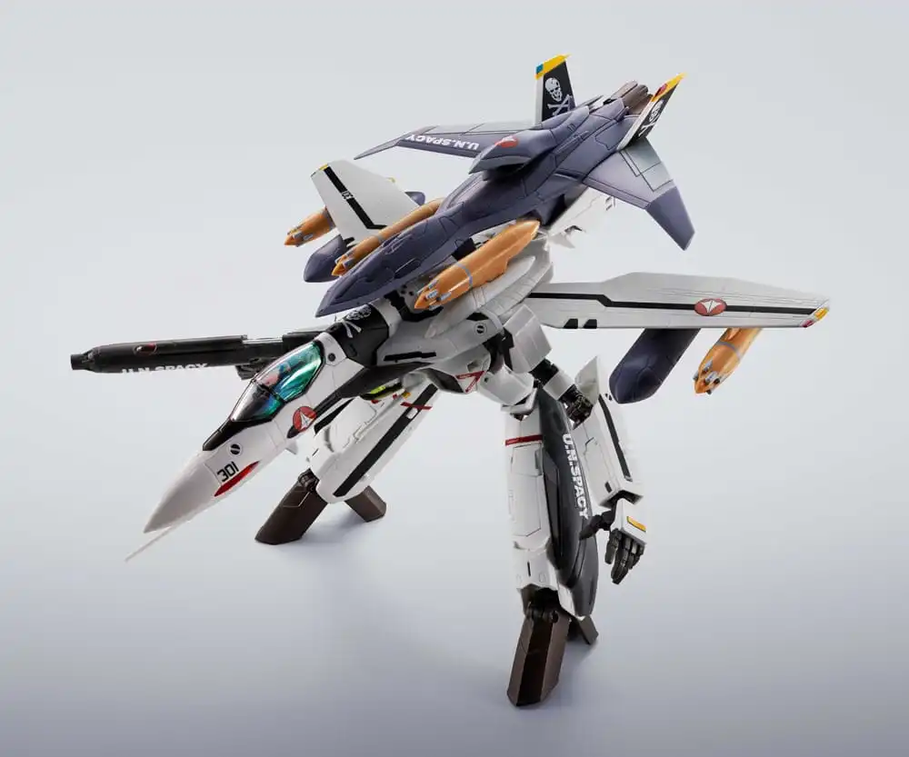 Macross 7 Hi-Metal R Action Figure VF-0S Phoenix (Roy Focker Use) & QF-2200D-B Ghost Set 14 cm